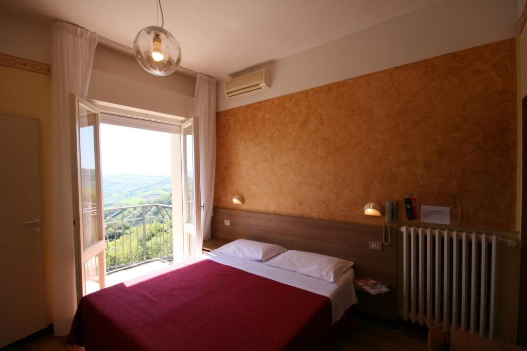 Albergo Centopini Gemmano Phòng bức ảnh